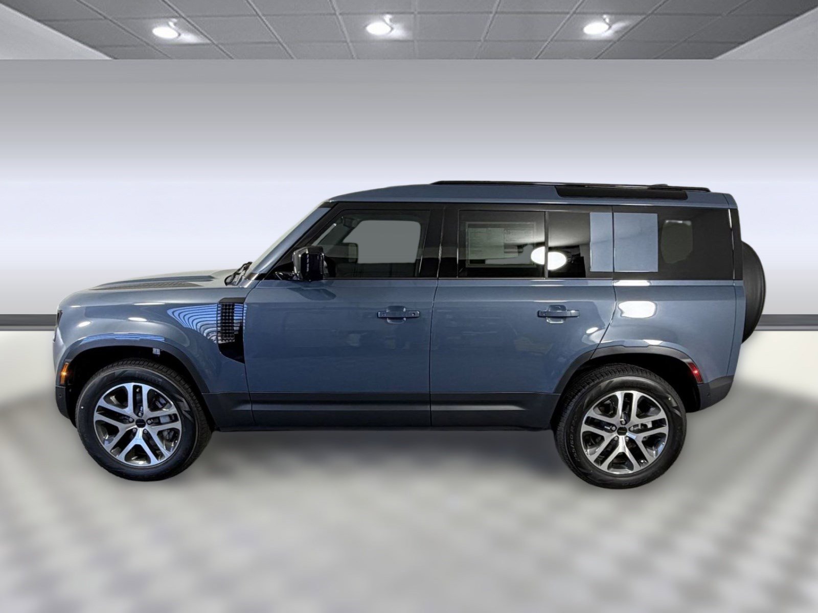 Used 2026 Land Rover Defender 110 S AWD/4WD image 2