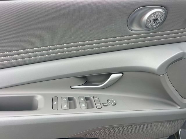 Certified 2025 Hyundai Elantra Sport FWD image 15