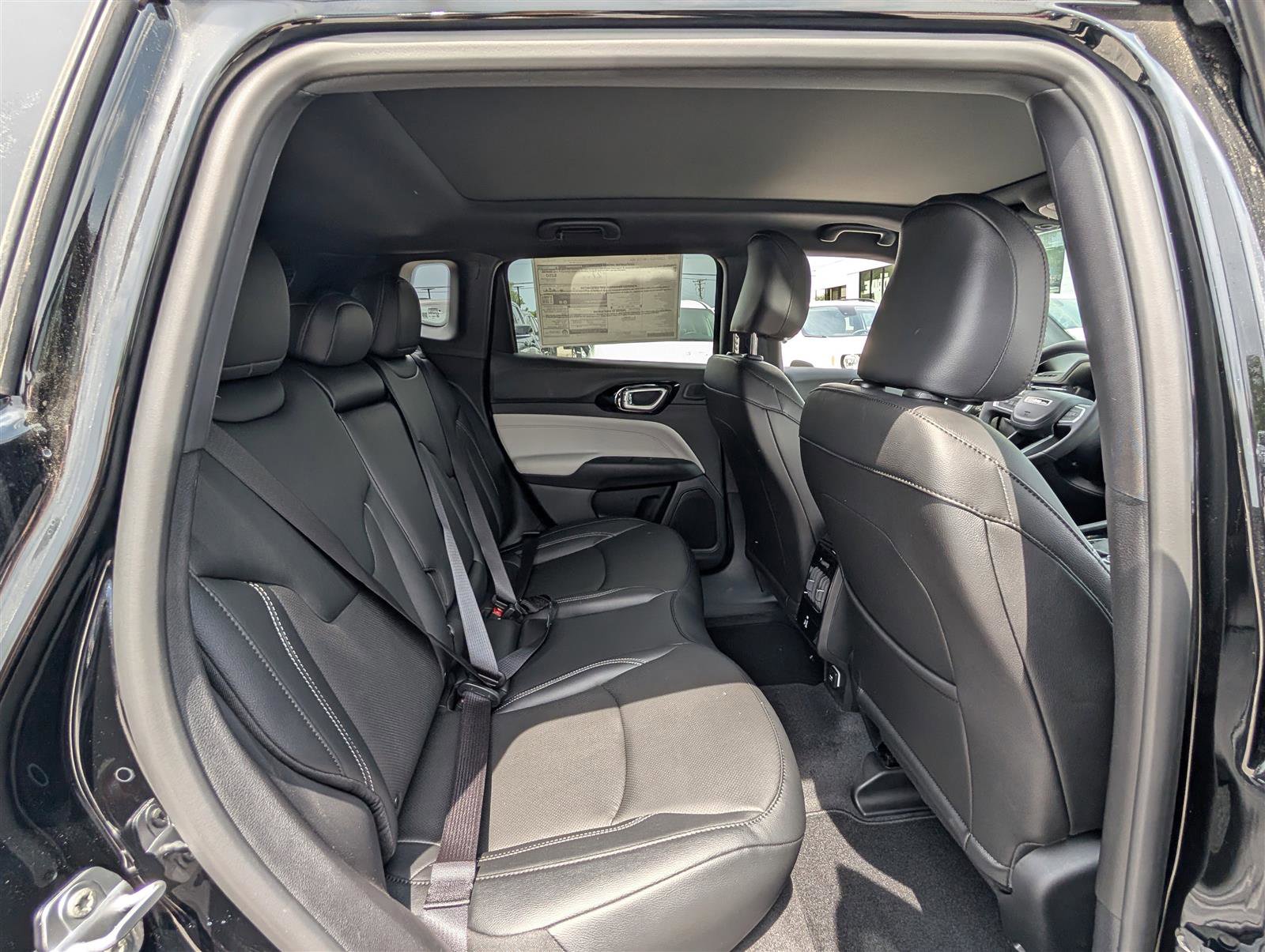 New 2025 Jeep Compass Limited w/ Elite Group AWD/4WD image 7