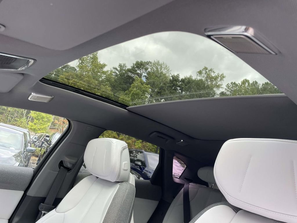 New 2025 Cadillac Optiq Sport 1 w/ LPO, ONYX Package image 19