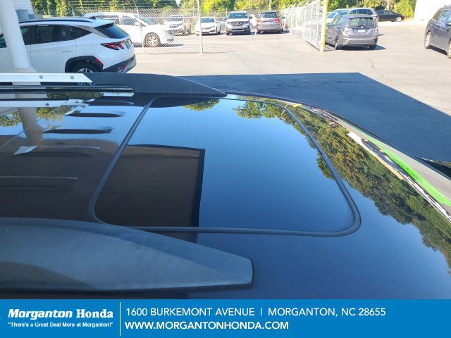 Used 2017 GMC Acadia Denali w/ Technology Package FWD image 10