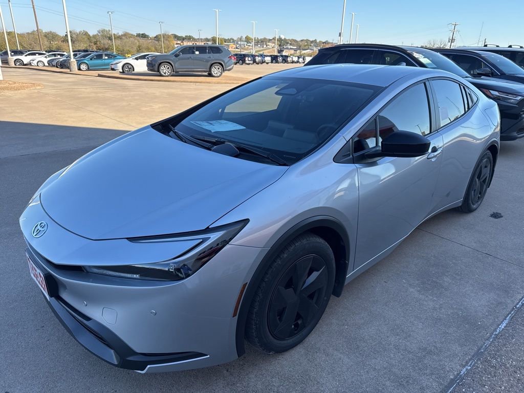New 2026 Toyota Prius LE image 3