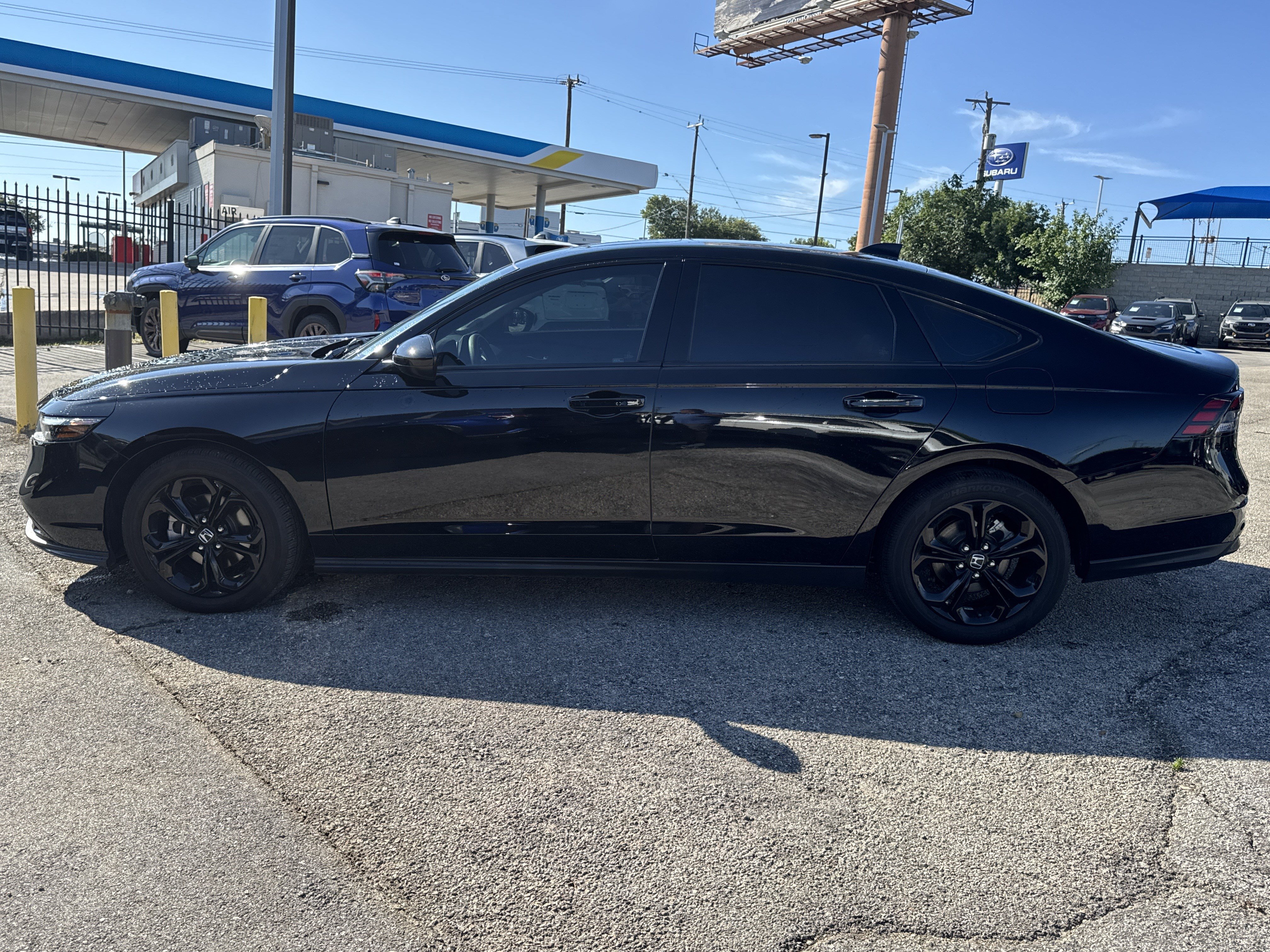 Used 2025 Honda Accord SE image 6