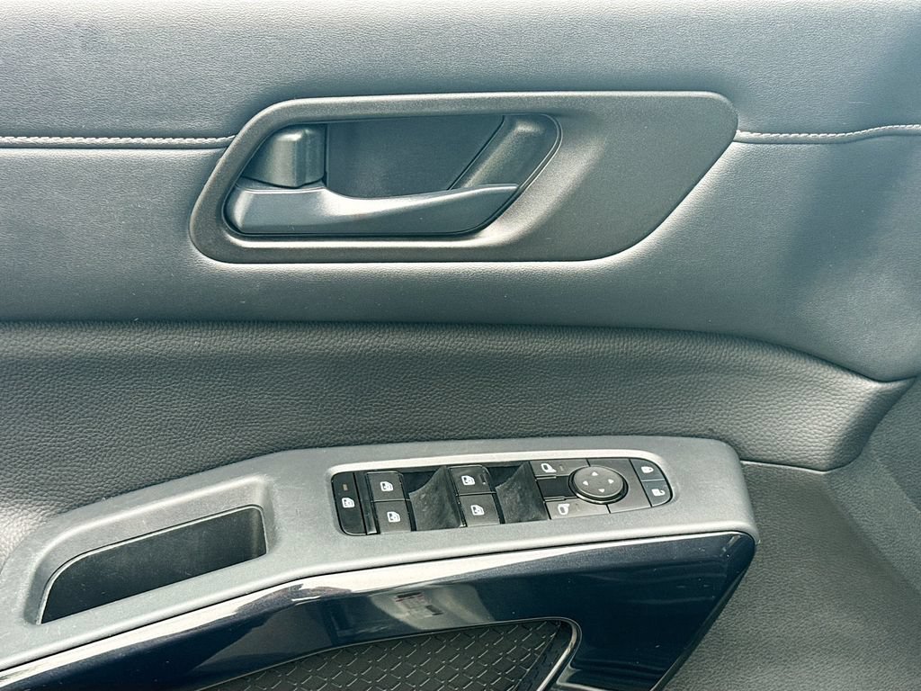 Certified 2024 Nissan Pathfinder SV FWD image 22
