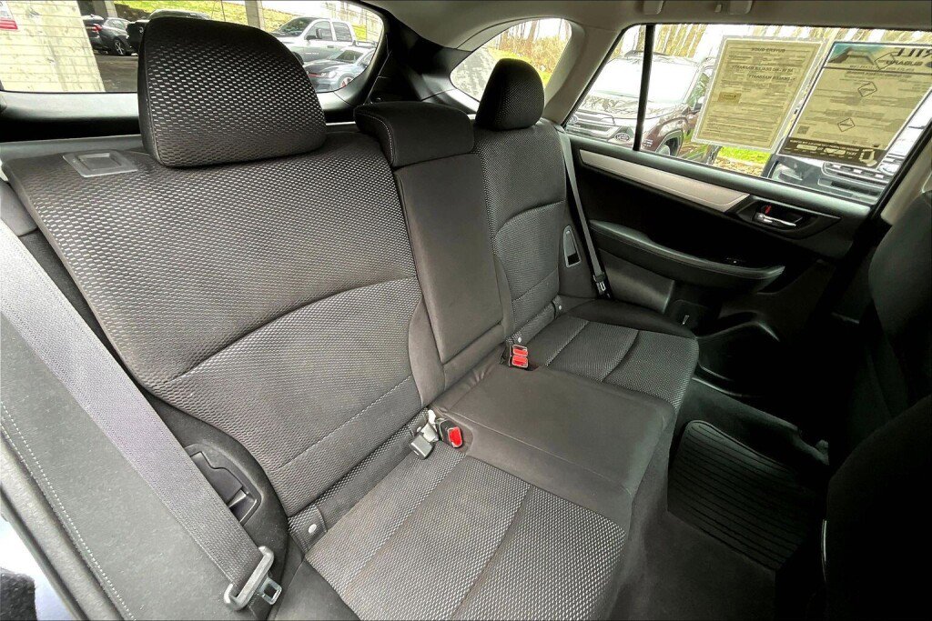 Used 2017 Subaru Outback 2.5i Premium image 15