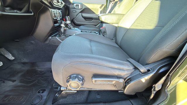 Used 2022 Jeep Wrangler Unlimited Willys image 16