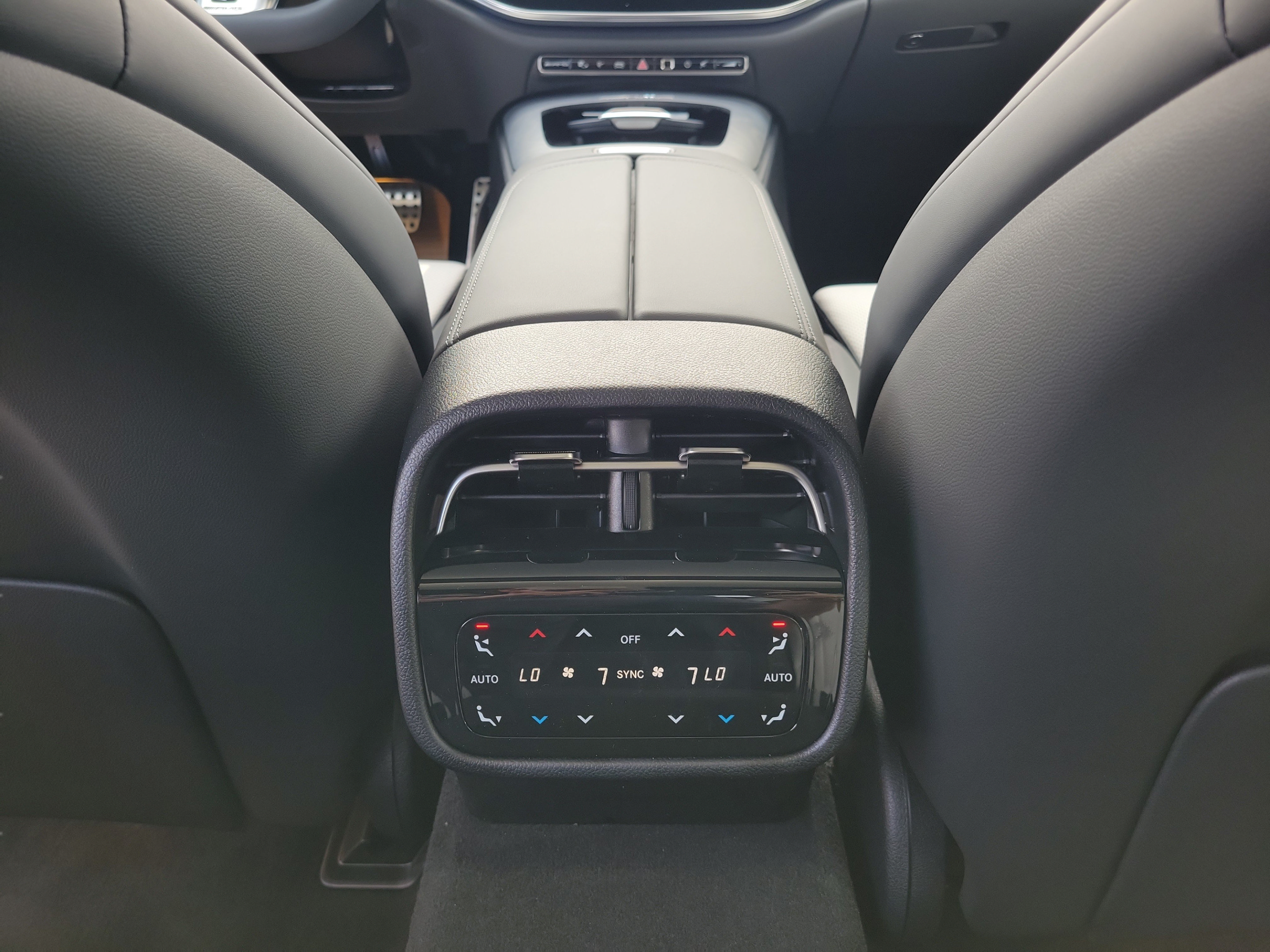 New 2026 Mercedes-Benz E 53 AMG e 4MATIC Sedan image 11