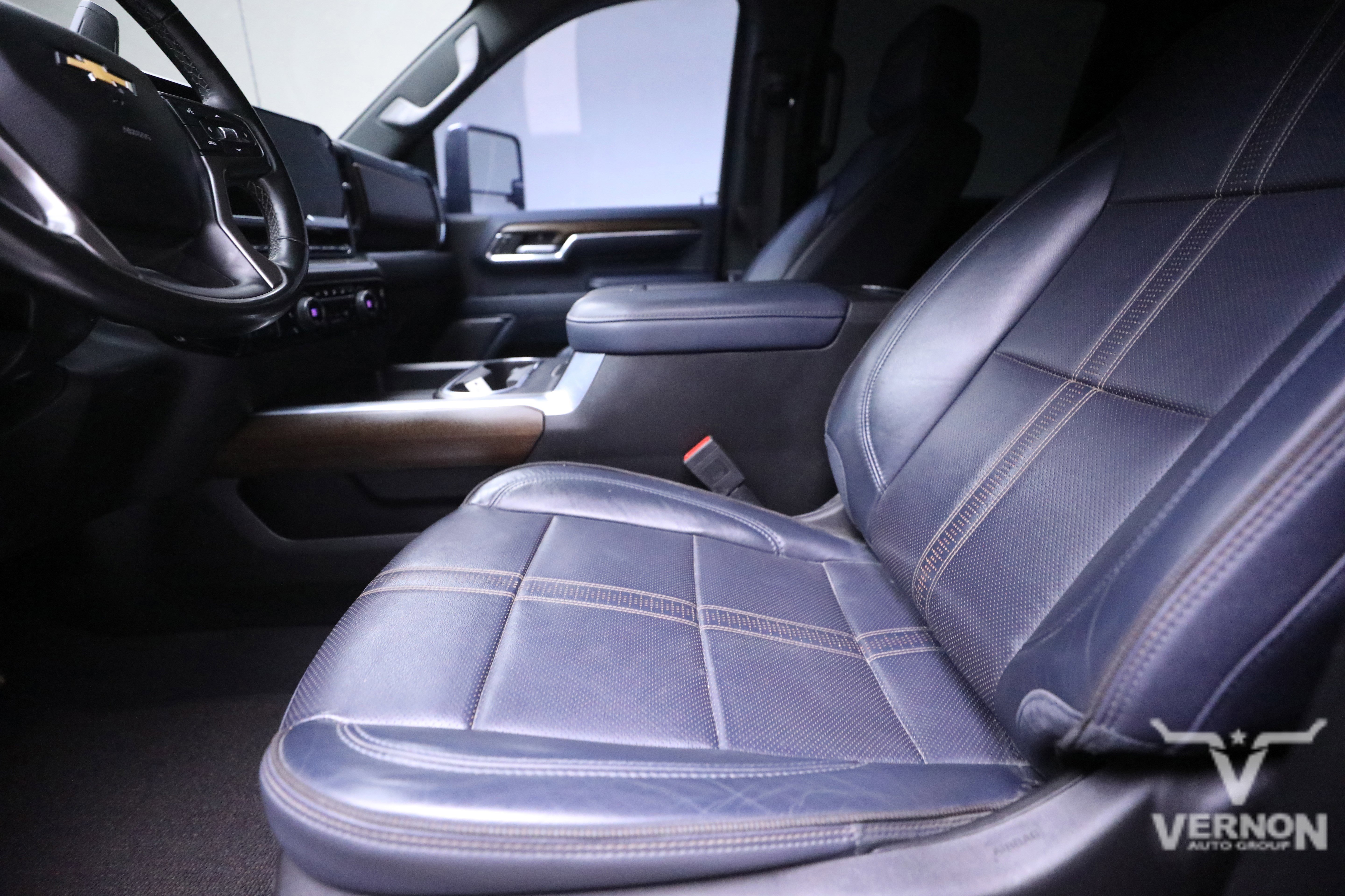 Used 2024 Chevrolet Silverado 3500 High Country w/ High Country Premium Package image 10