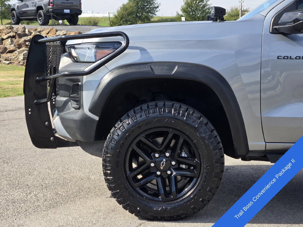 Used 2023 Chevrolet Colorado Trail Boss w/ Technology Package AWD/4WD image 9