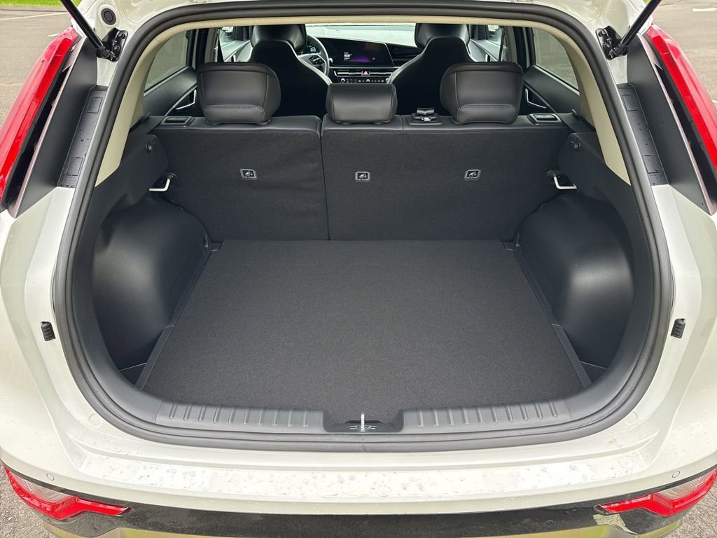 Used 2025 Kia Niro EX Touring FWD image 23