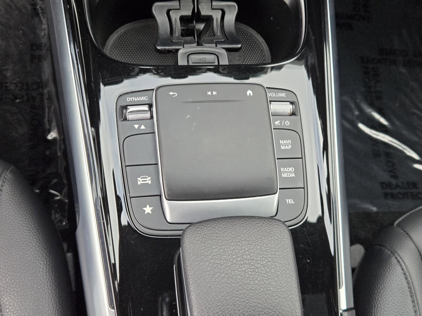 Used 2022 Mercedes-Benz GLB 250 4MATIC w/ Premium Package Lite image 13