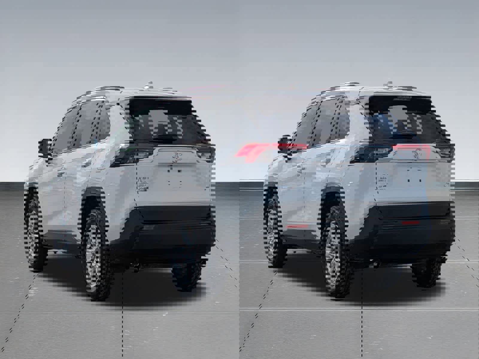 Used 2020 Toyota RAV4 LE image 4