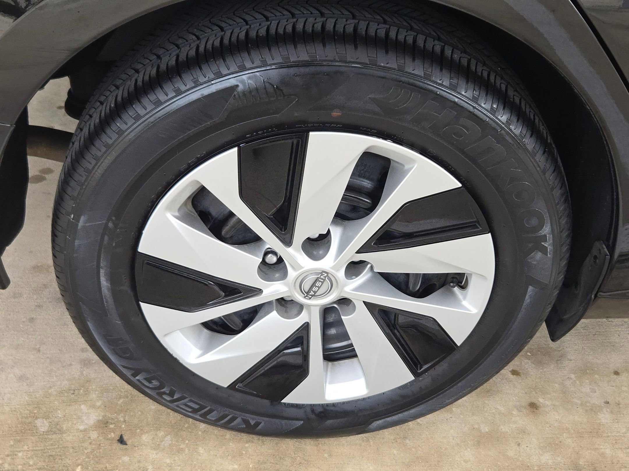 Used 2025 Nissan Altima 2.5 S FWD image 46