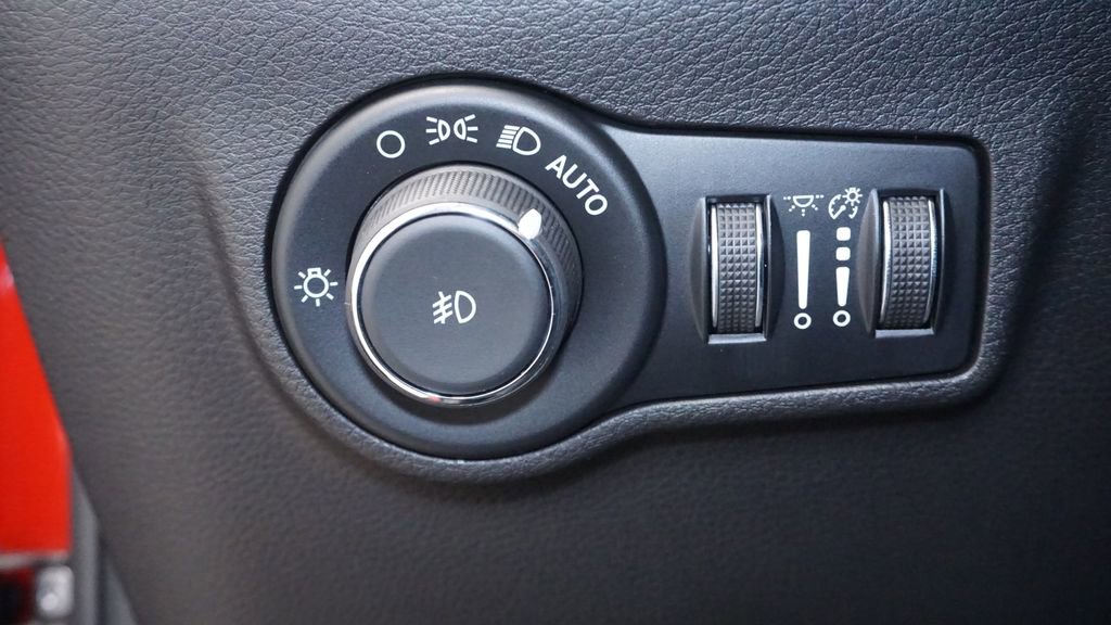 New 2026 Jeep Compass Latitude AWD/4WD image 33