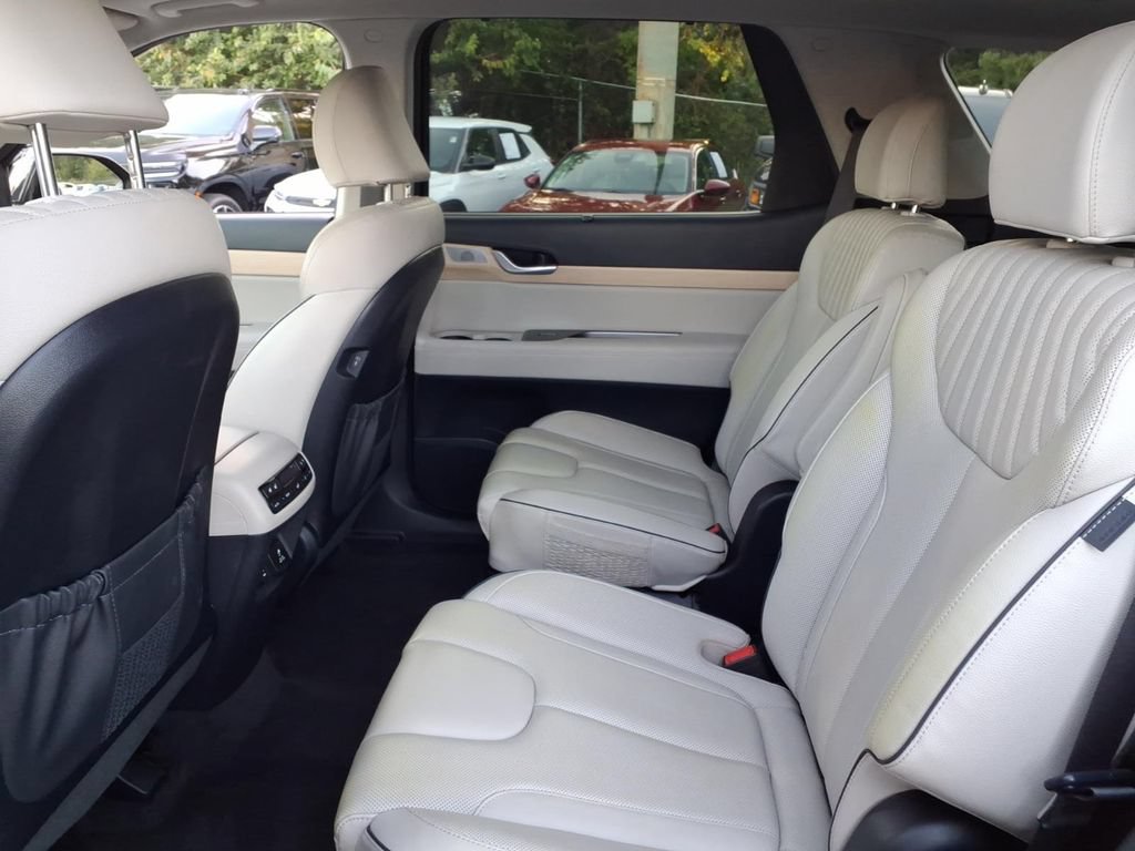 Used 2024 Hyundai Palisade Limited FWD image 19