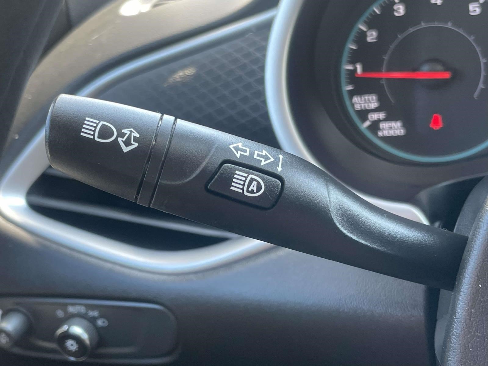 Used 2025 Chevrolet Malibu LT FWD image 22