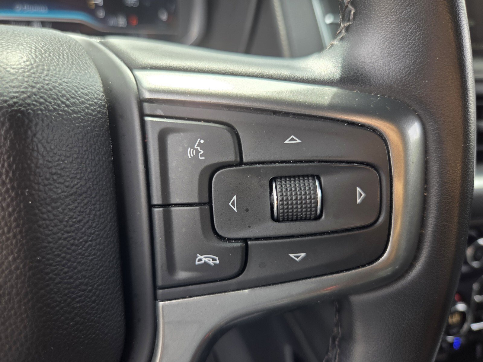 Certified 2023 Chevrolet Suburban Premier AWD/4WD image 23