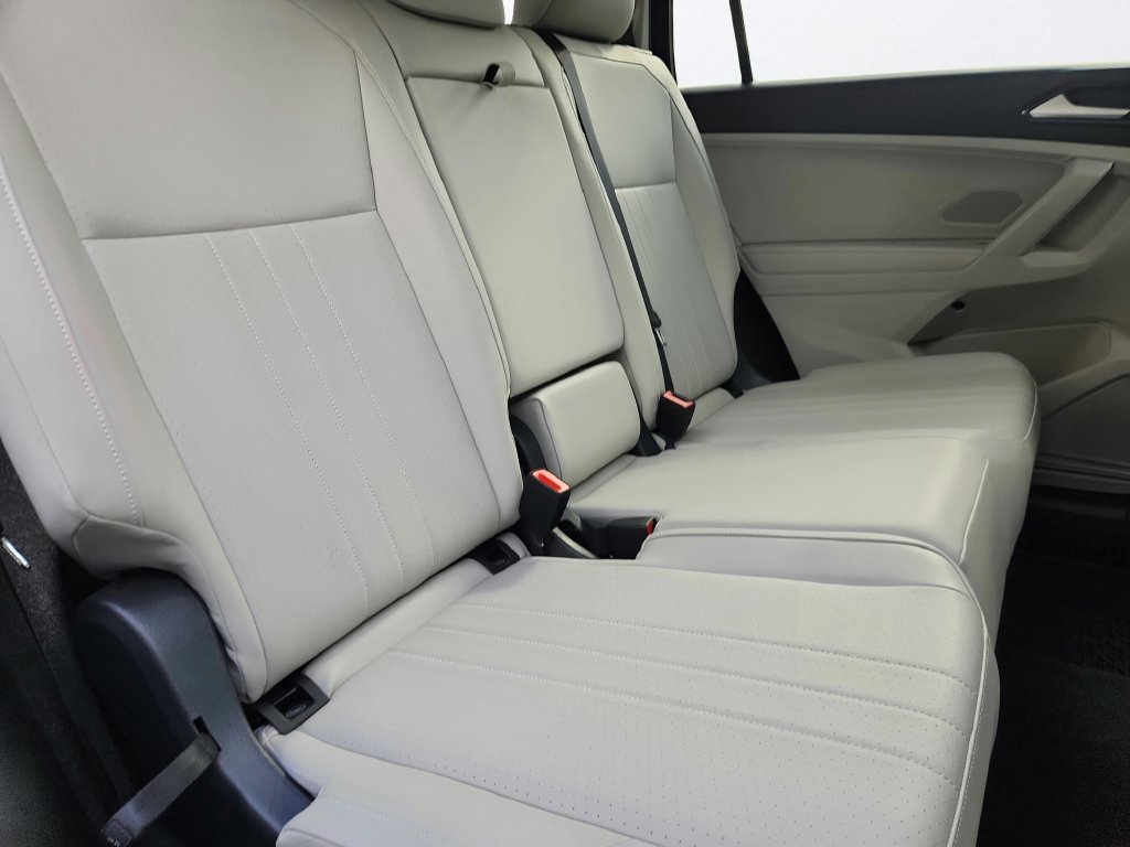 Certified 2023 Volkswagen Tiguan SE FWD image 27