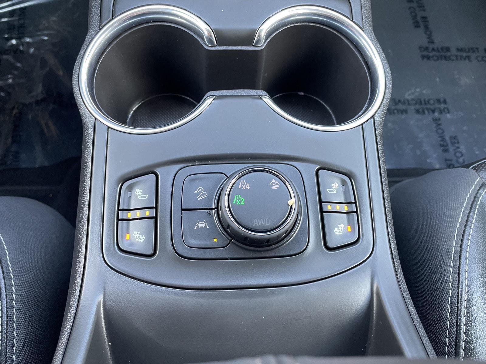 Used 2023 GMC Terrain SLT image 28