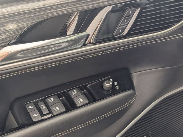 Certified 2022 Jeep Wagoneer Series II AWD/4WD image 11