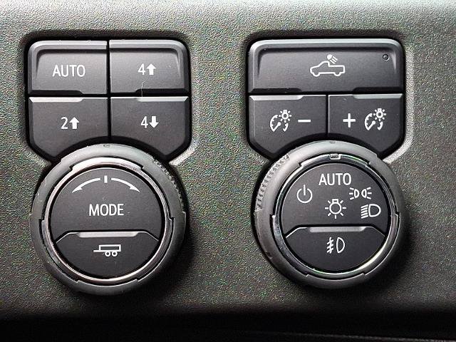 Certified 2025 Chevrolet Silverado 1500 LT Trail Boss w/ Convenience Package II AWD/4WD image 25