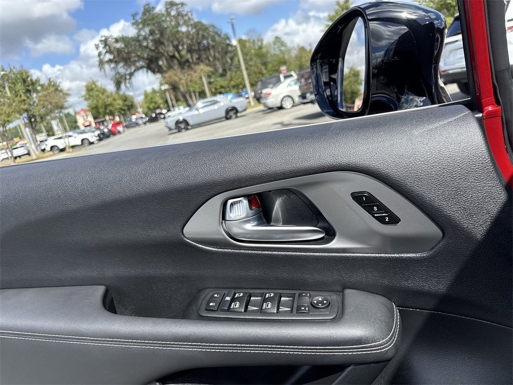 New 2026 Chrysler Pacifica Select image 12