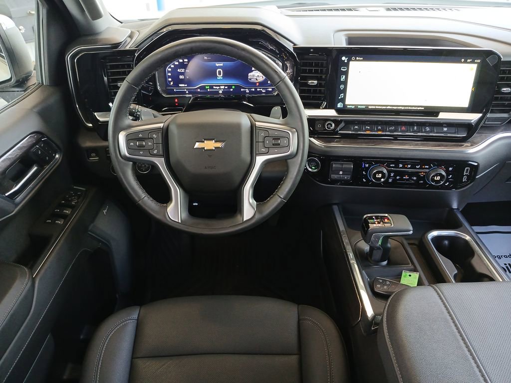 Used 2025 Chevrolet Silverado 1500 LTZ image 11