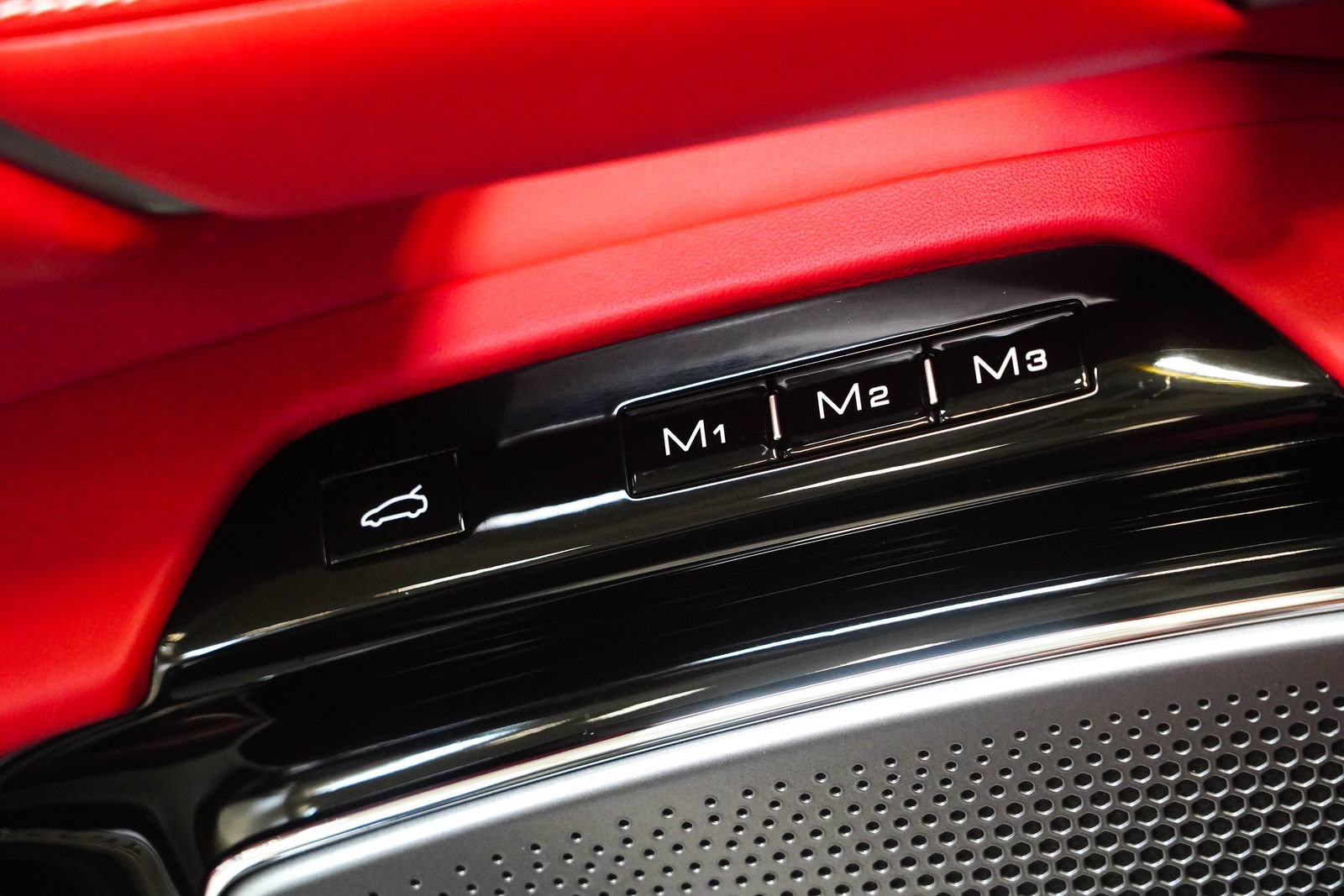 Used 2024 Ferrari Roma Spider RWD image 32