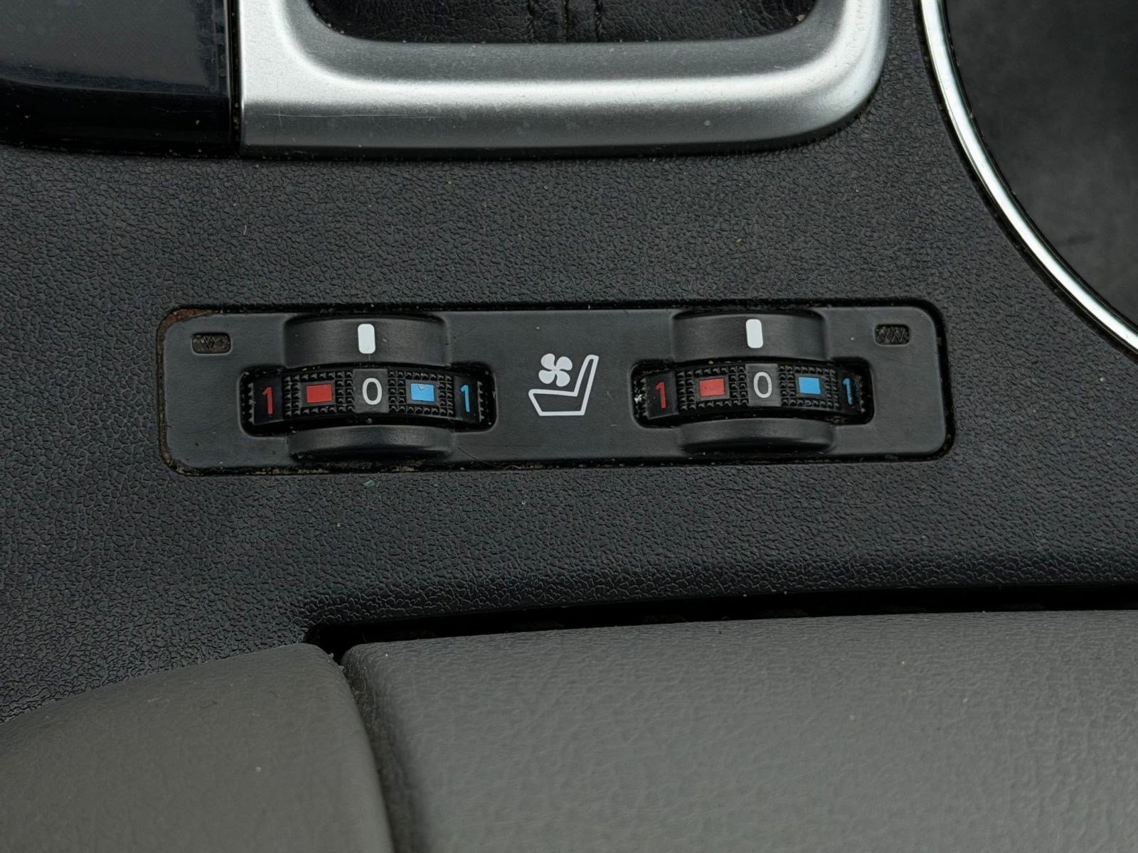 Used 2015 Toyota Highlander Limited Platinum image 34