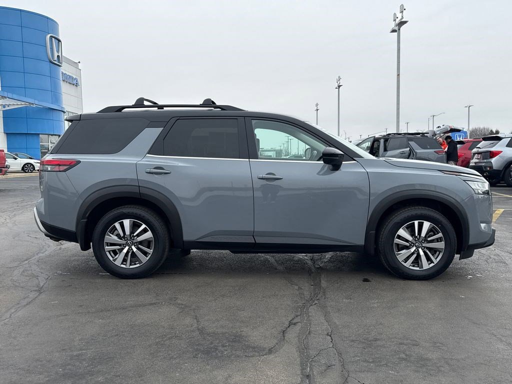 Used 2022 Nissan Pathfinder SL image 12
