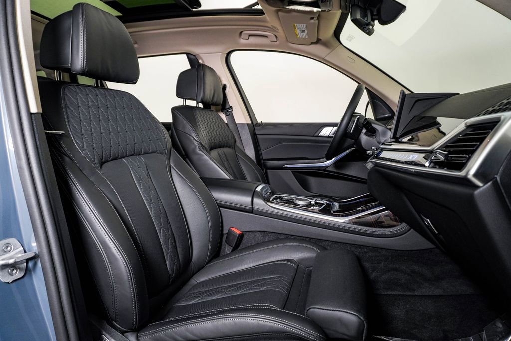 Used 2026 BMW X7 xDrive40i image 15