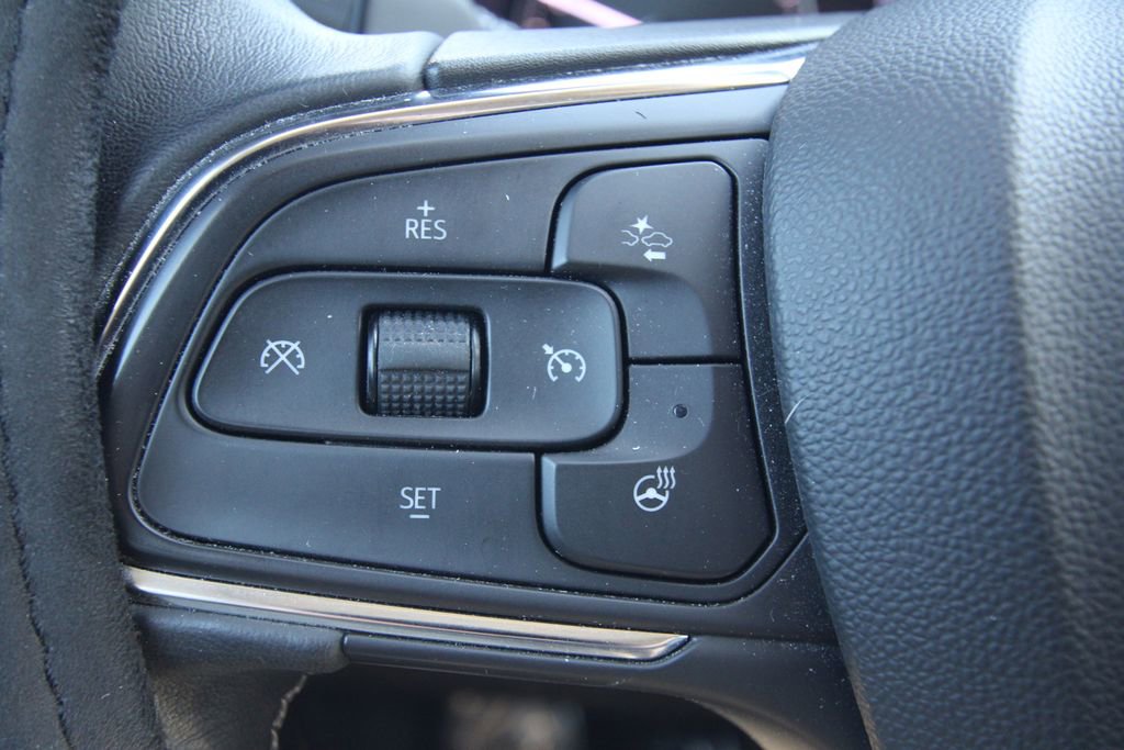 Used 2023 Buick Envision Avenir image 21