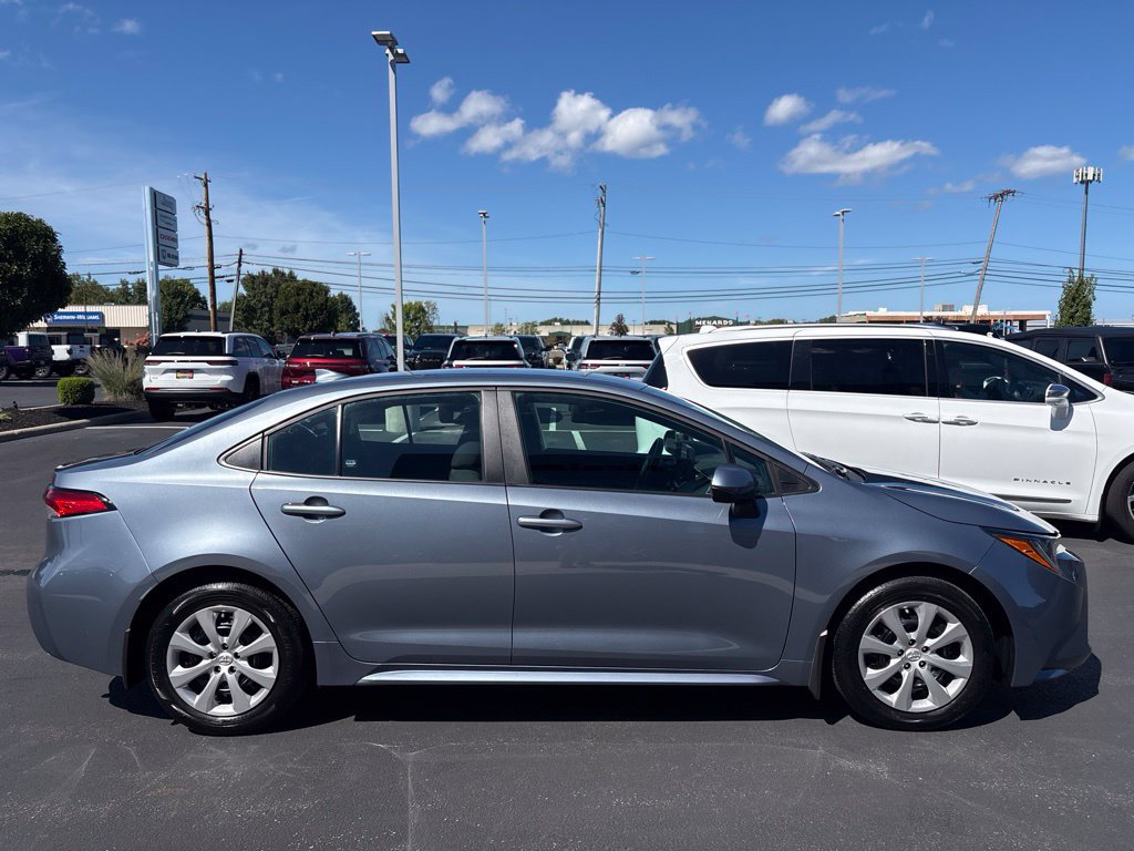 Used 2025 Toyota Corolla LE FWD image 6