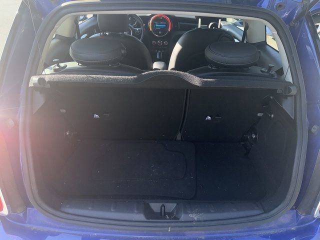 Used 2021 MINI Cooper 2-Door Hardtop w/ 6.5" Touchscreen Package image 8