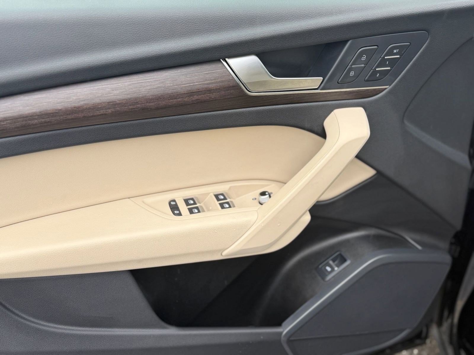 Used 2023 Audi Q5 2.0T Premium w/ Convenience Package image 13