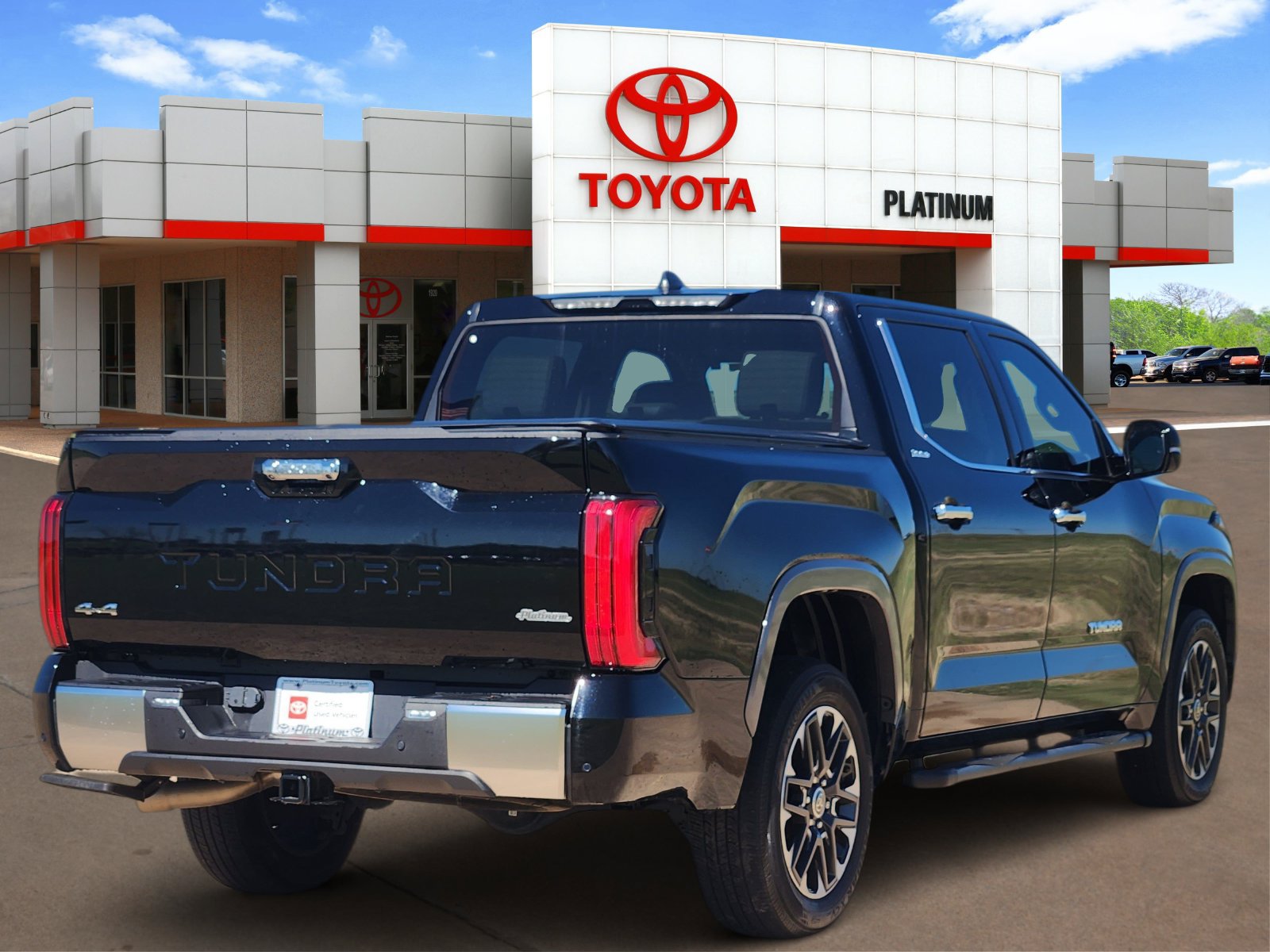 Used 2024 Toyota Tundra Limited w/ Power Package AWD/4WD image 4