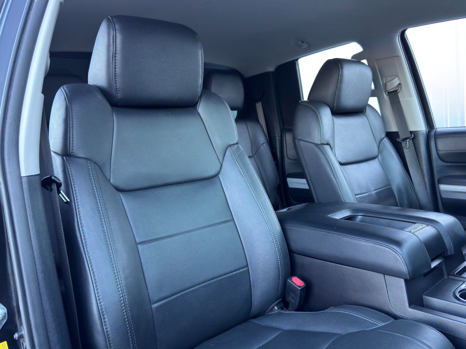 Used 2015 Toyota Tundra Limited w/ Limited Premium Package image 33