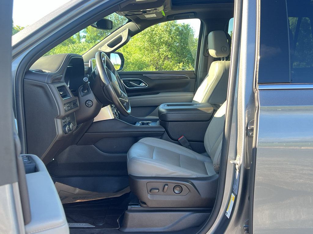 Used 2022 Chevrolet Tahoe LT w/ Luxury Package AWD/4WD image 13
