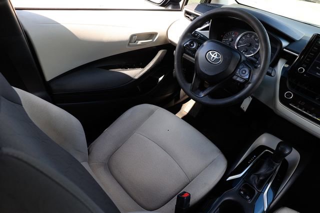 Used 2022 Toyota Corolla LE image 22