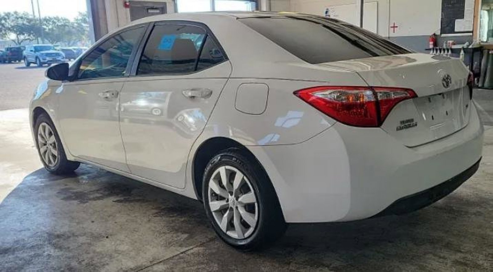 Used 2016 Toyota Corolla LE image 2