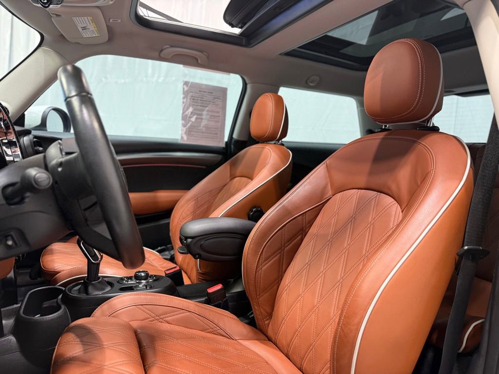 Used 2024 MINI Cooper SE w/ Signature Upholstery Package image 9