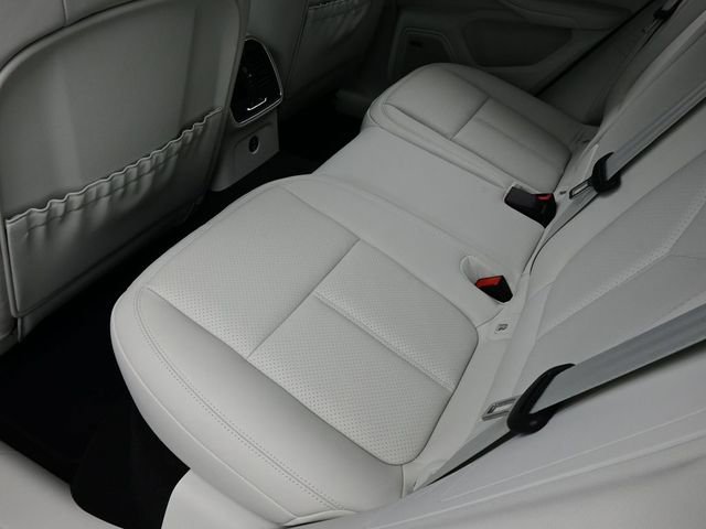 New 2026 Porsche Macan Turbo image 15