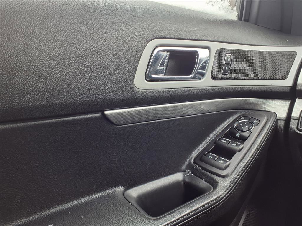 Used 2014 Ford Explorer XLT w/ Equipment Group 202A image 41