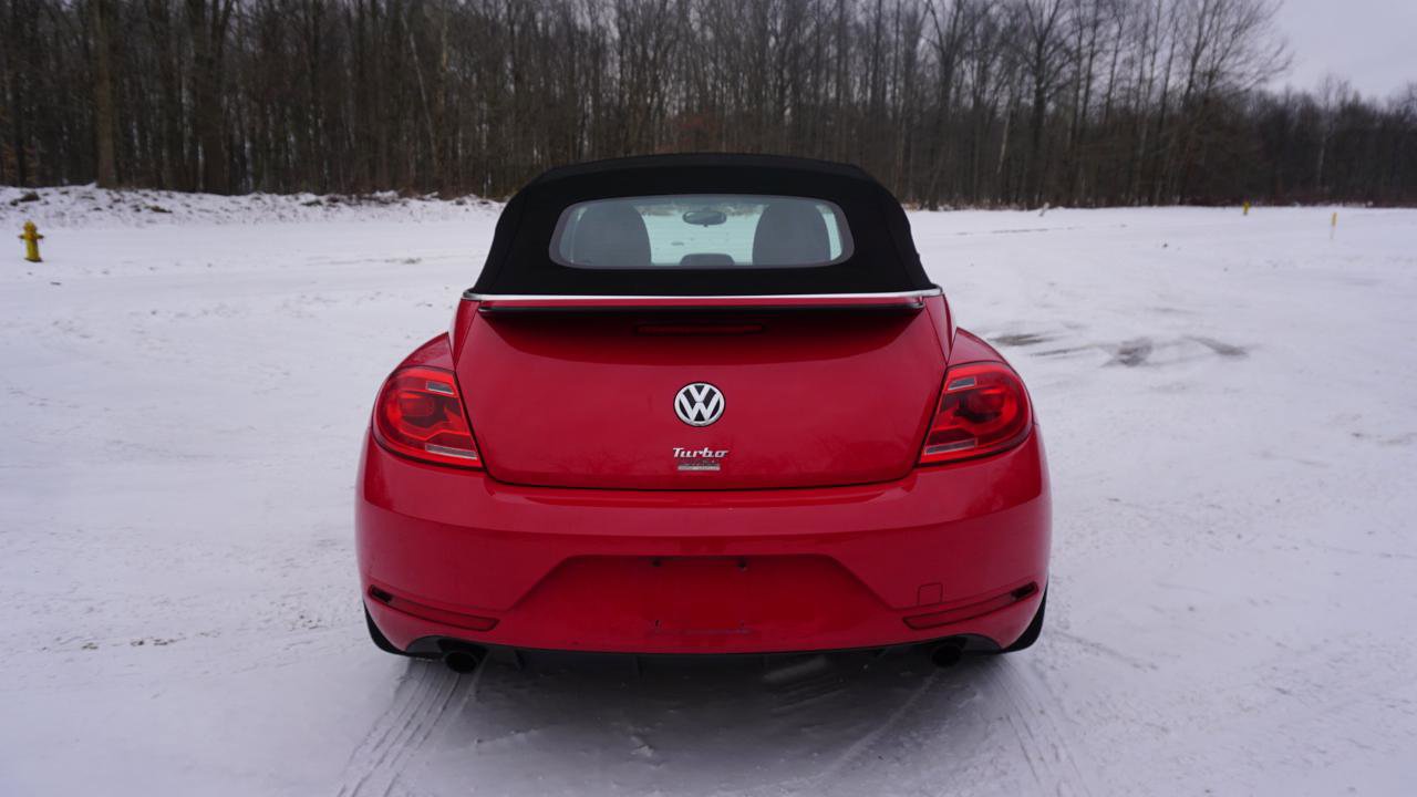 Used 2013 Volkswagen Beetle 2.0T image 4