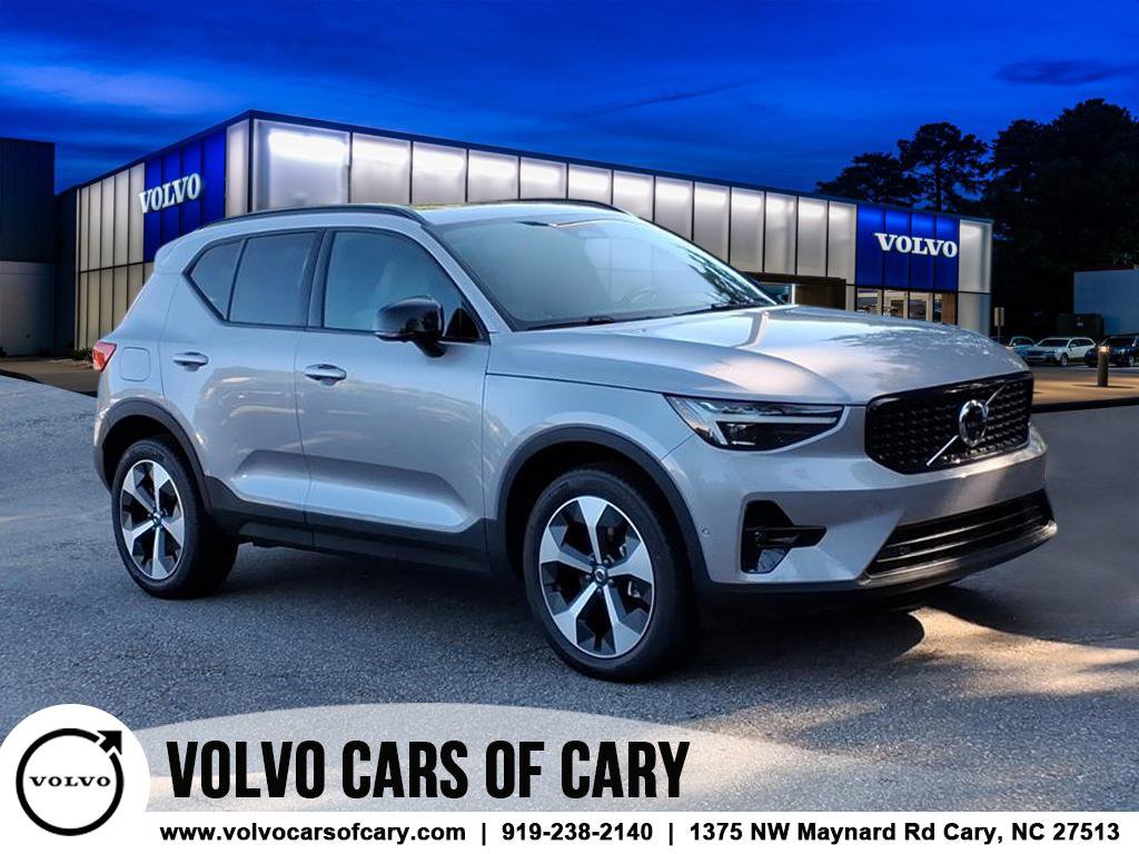 New 2026 Volvo XC40 B4 Plus w/ Climate Package