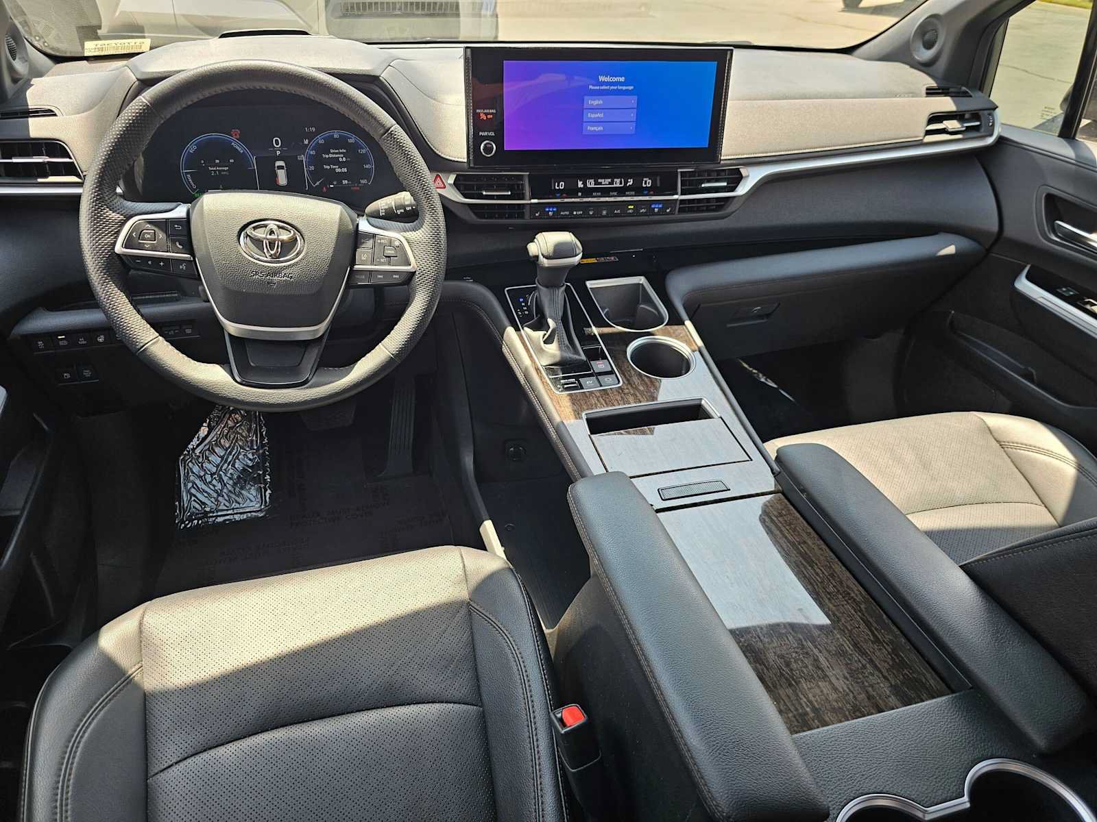 Certified 2025 Toyota Sienna Platinum AWD/4WD image 19