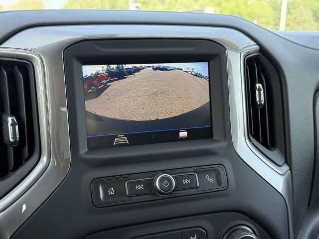 Used 2020 Chevrolet Silverado 1500 Custom w/ Custom Value Package AWD/4WD image 23