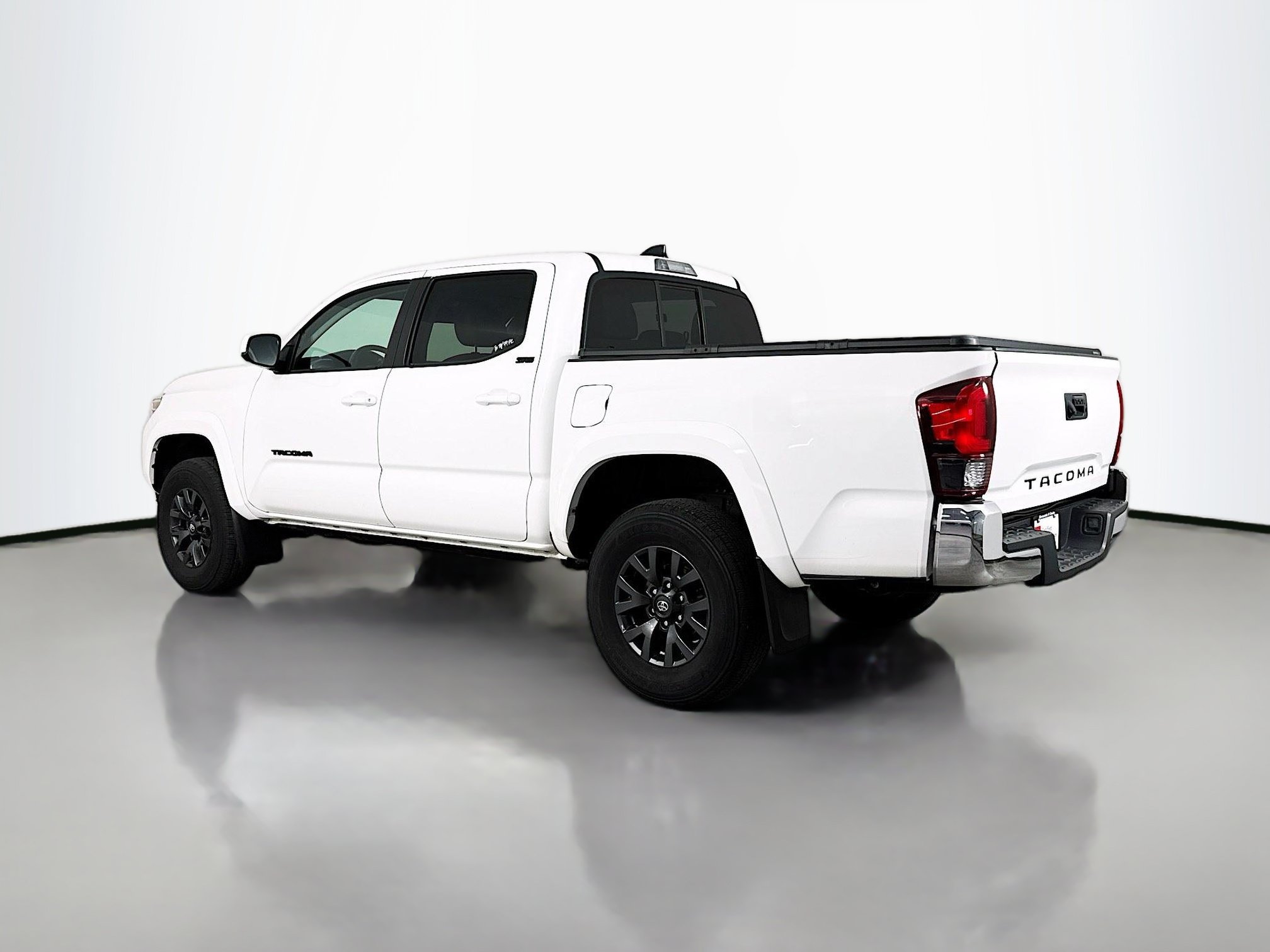 Certified 2023 Toyota Tacoma SR5 w/ SR5 Appearance Package RWD image 5