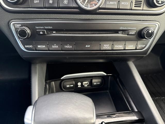 Used 2017 Kia Cadenza Premium w/ Luxury Package image 31