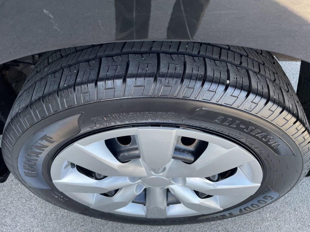 Used 2019 Toyota Corolla LE FWD image 24